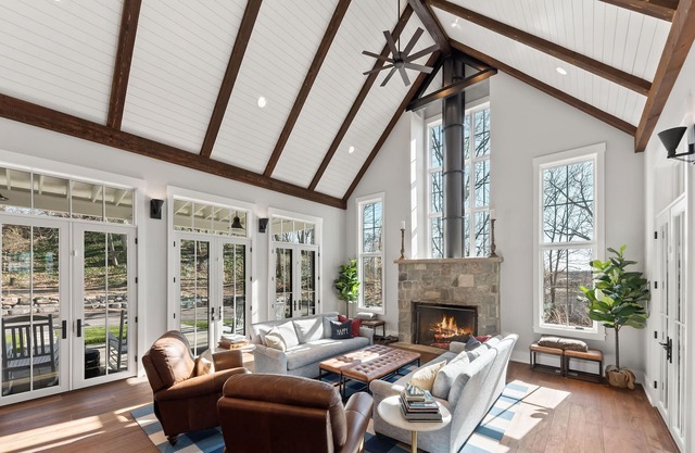 NEW LUXURY LAKE HOUSE close to beach with hot tub and screen porch!