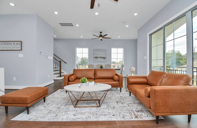 New Luxury Stay mins from Downtown w/dreamy common area