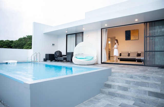 NEW! Luxury villa with private pool! Please enjoy a completely private moment, limited to one couple per day.