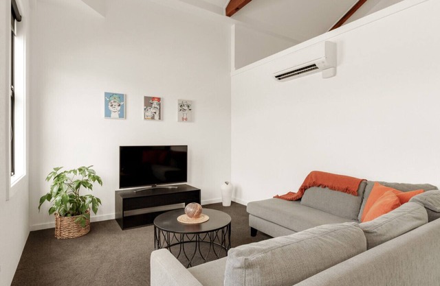 NEW - Middle of CBD | Fresh 1BR Apt!