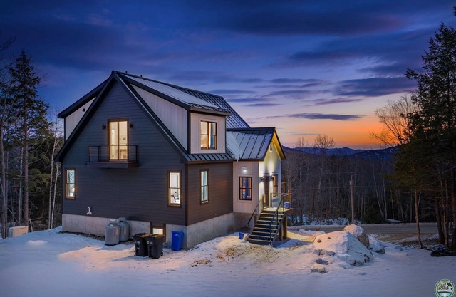 New.Minutes from Slopes.Firepit.2-Fireplaces.Hot Tub.Sauna.Rec Room.Bunk Room