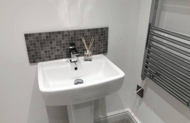 NEW & MODERN ★ 13min to City Centre ★ FREE Parking