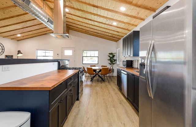 NEW Modern 2 bedroom House in the heart of Phoenix!