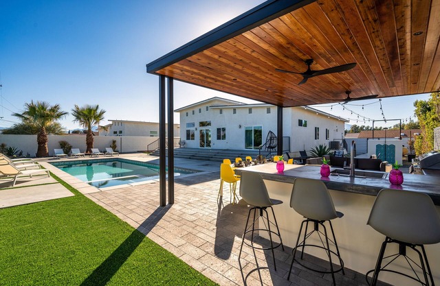 New! Modern 4B/3B | Hot Tub, Pool | 2 King suites | EV charger