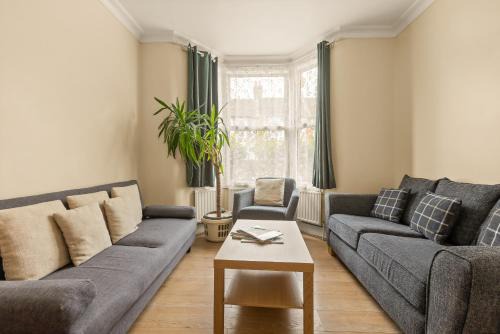 New! Modern 5BR House by Lloyd Park in Walthamstow