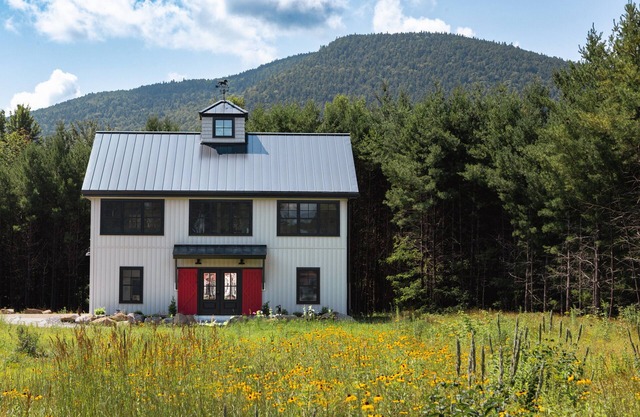 New Modern Gray Barn Getaway - Game Room, EV Charger, Year-Round Fun!