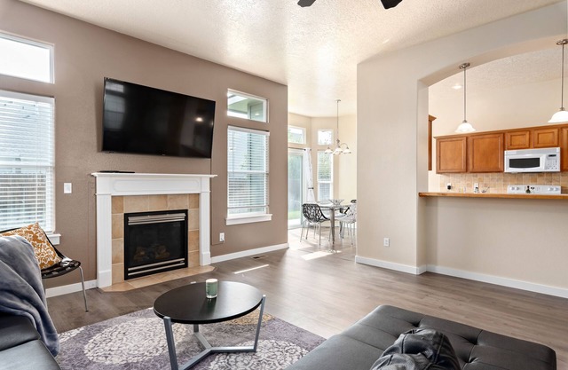 NEW! Modern Meridian vacation home - Foosball, Air Hockey, Steps from POOL
