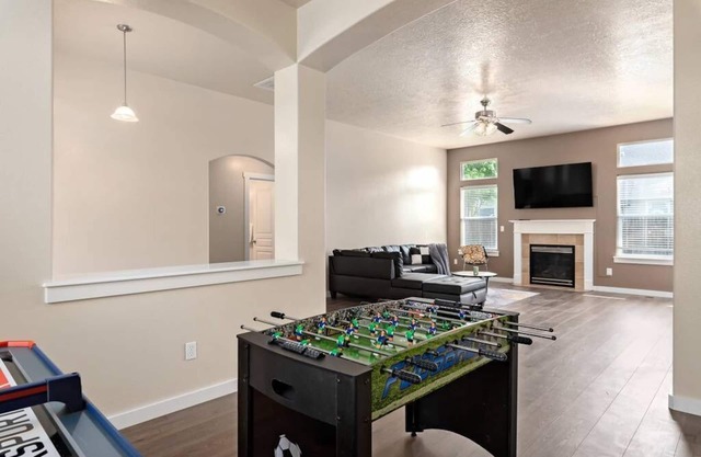 NEW! Modern Meridian vacation home - Foosball, Air Hockey, Steps from POOL