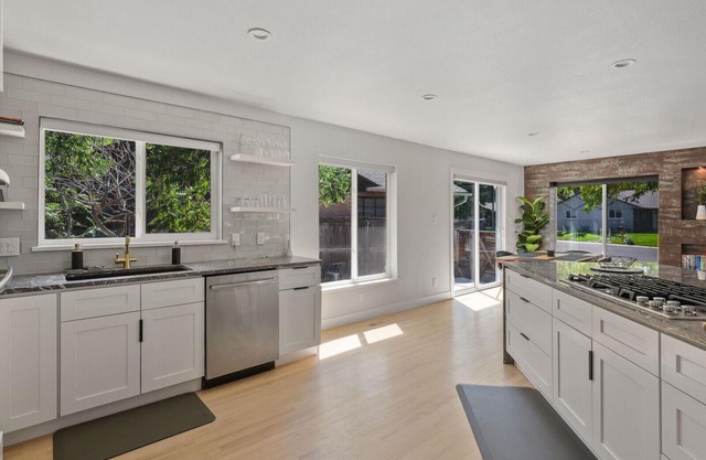 New | Near DU | Renovated Home | KING Bed|Fire Pit