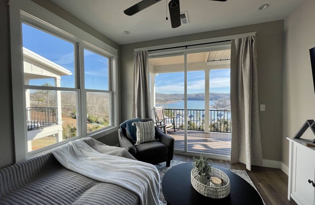 NEW! NORRIS LAKE COTTAGE AT DEERFIELD RESORT BOAT SLIP INCLUDED SLEEPS 6