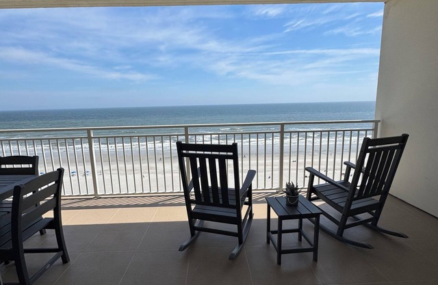 New Ocean Life ocean front condo - Read sister condo's reviews VRBO 111494