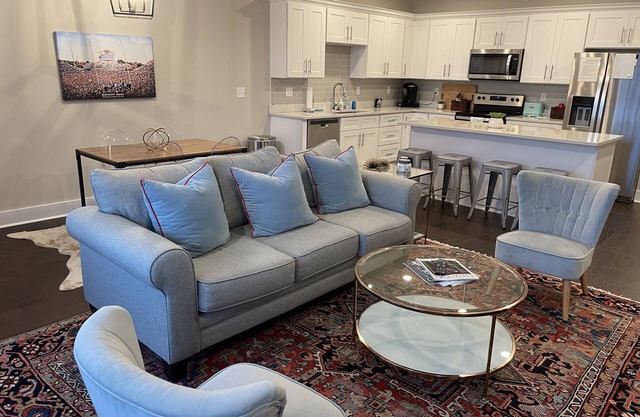 New Oxford TownHome with 2 Car Garage, 3 BR and 3.5 BA, all King Ensuites