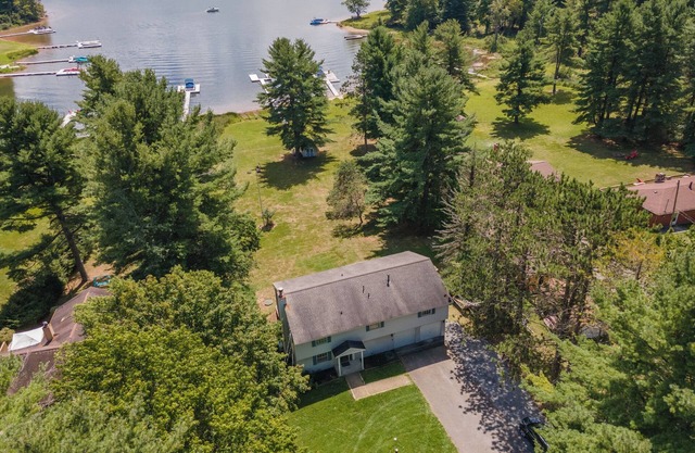 New! Paradise Gathering: Lakefront, Hot Tub, Fireplace, Grill!