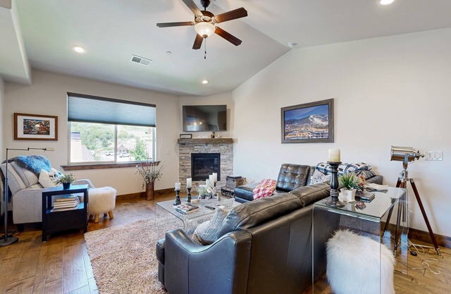 New Park City Condo w/Sunshine & Mountain Views - Near Resort