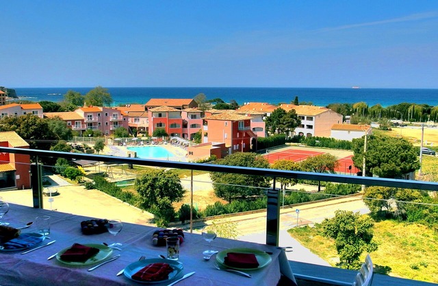NEW: Penthouse with two sun/roof terraces and stunning views