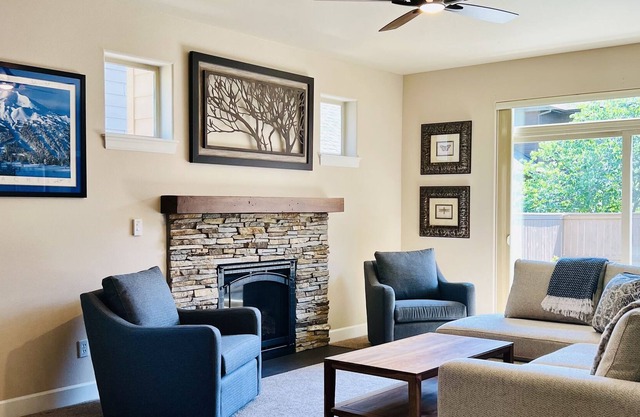 NEW! Pet Friendly, Near Downtown Bend & Trails