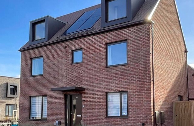 New prestigious 5 bed house near Science park