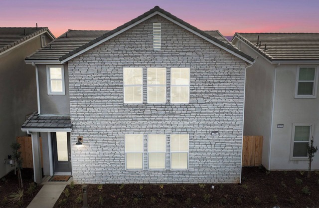 NEW Pristine Copper River Brambles Home - 4bd 3ba