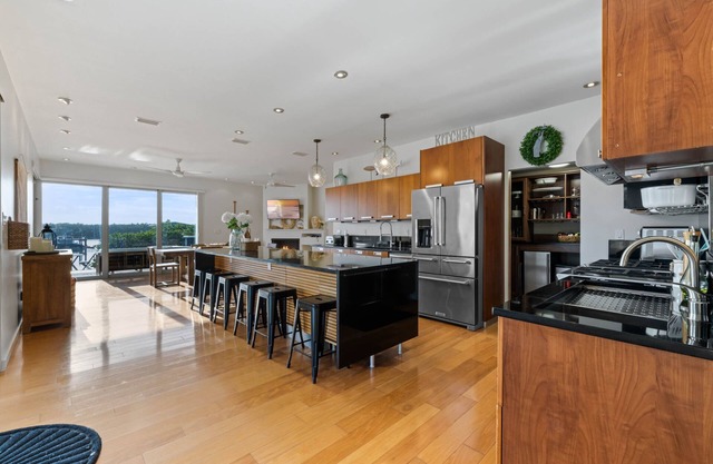 NEW Private Million Dollar Riverfront Retreat