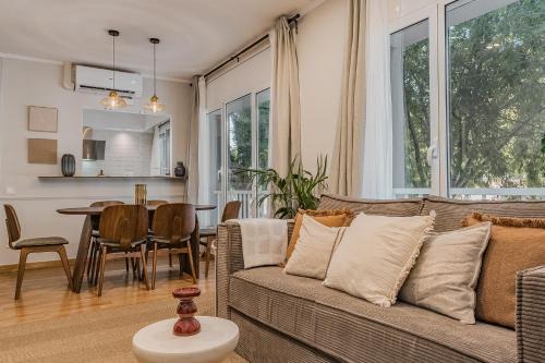 NEW Refurbished Modern Apartment