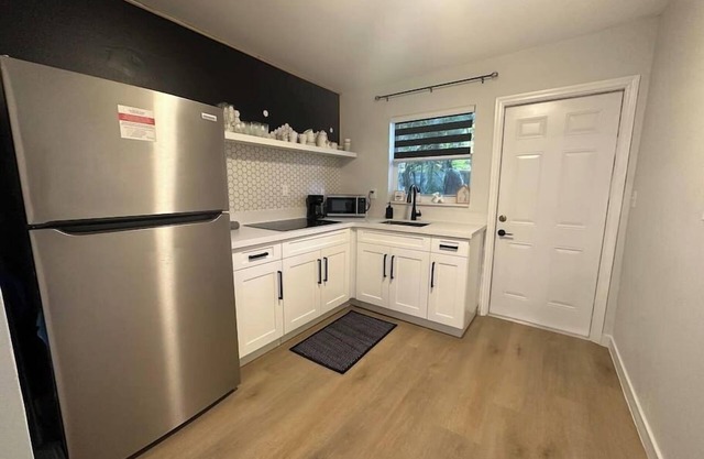 New remodeled 2BR near FLL airport (U-1)