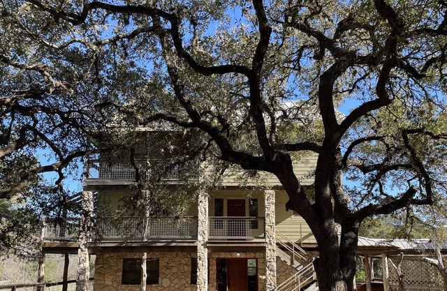 New*Riverfront*Hot tub*Sleeps 10 - Texas Hill Country