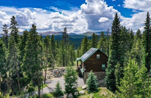 New! Secluded Log Cabin with Views & Hot Tub, Foosball, Wood Stove - Heavenly Homestead
