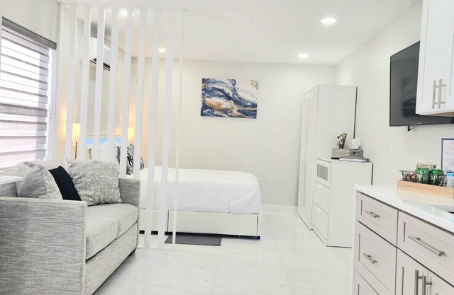 New! Serenity Villa. Cozy and modern. Enjoy Florida and rest happy!