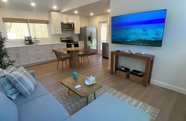 New! Siesta Beach Guest House with pool!