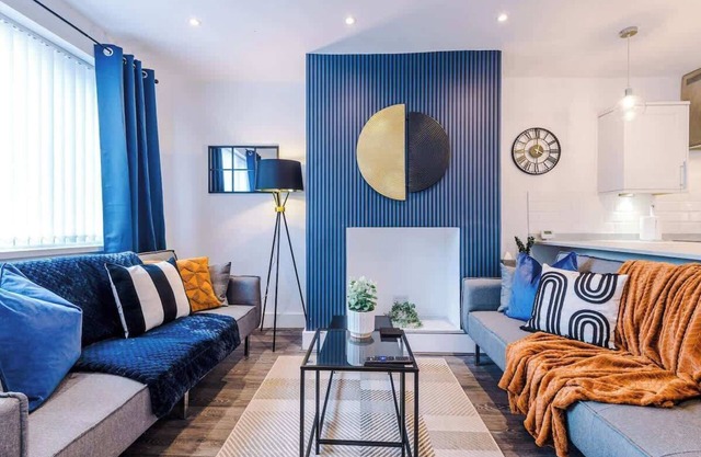 NEW! Spacious Home, Ideal for Groups, FREE Parking