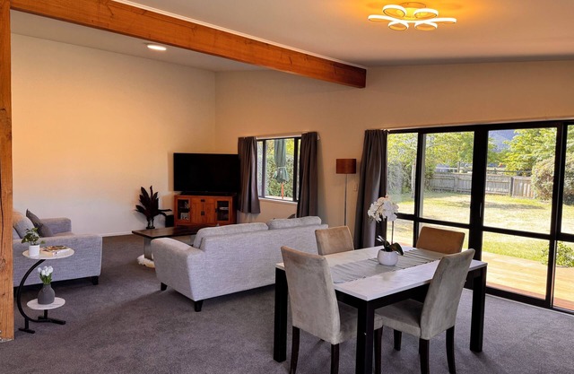 New, Spacious, Sunny, Modern w/Mountain Views. Woodbank Retreat Hanmer Springsn