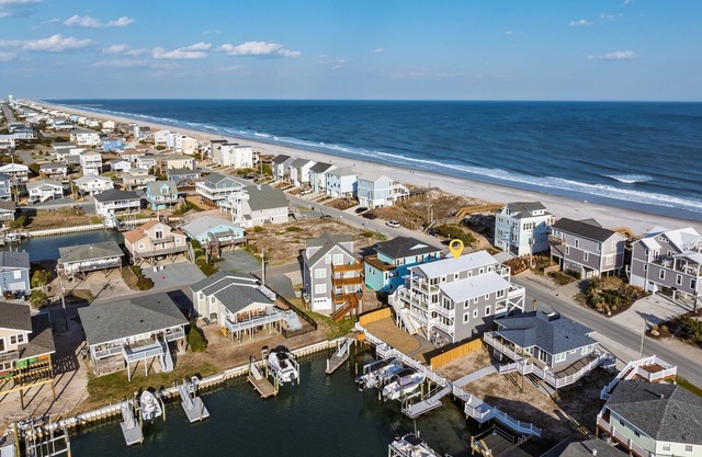 NEW! Steps to beach, Ultra Premium, Free Early Check-in Sun-Sun, Kayak, Hot Tub,