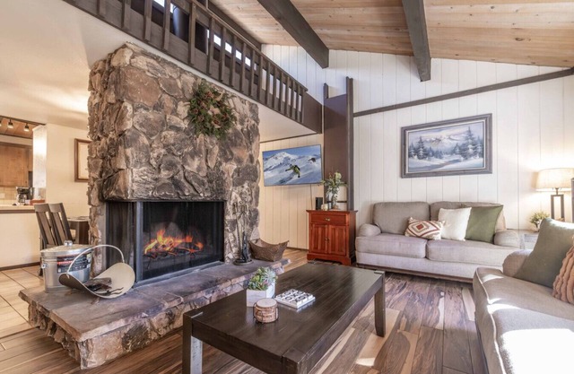 New Summit Nest A| Slopes, Lake, Dogs, Village, AC