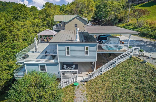 NEW! The Lazy Lake House on Center Hill