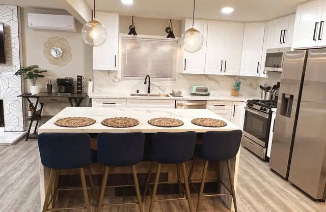 *New* The Melrose Place 3Bd 2Ba, Fully Renovated