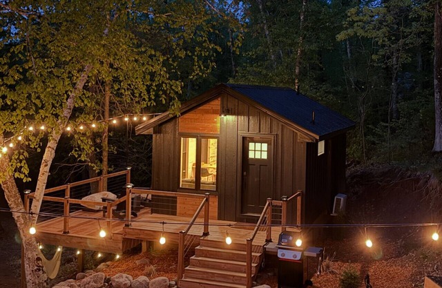 New! Tiny House Couples Retreat, Outdoor Shower
