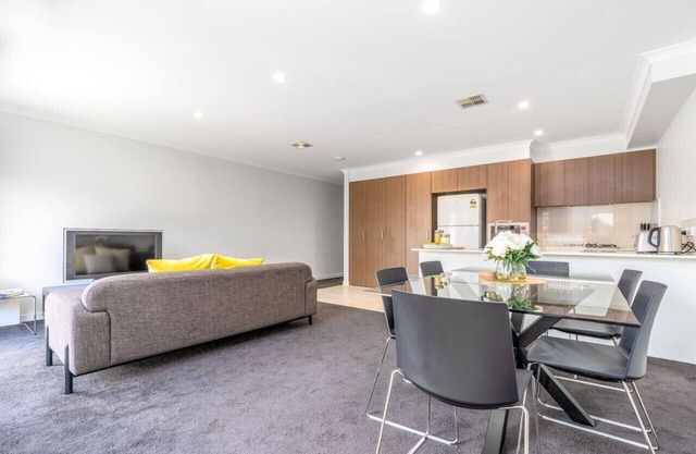 New to VRBO: Cheerful 4BR Townhouse w/Free Parking & WIFI