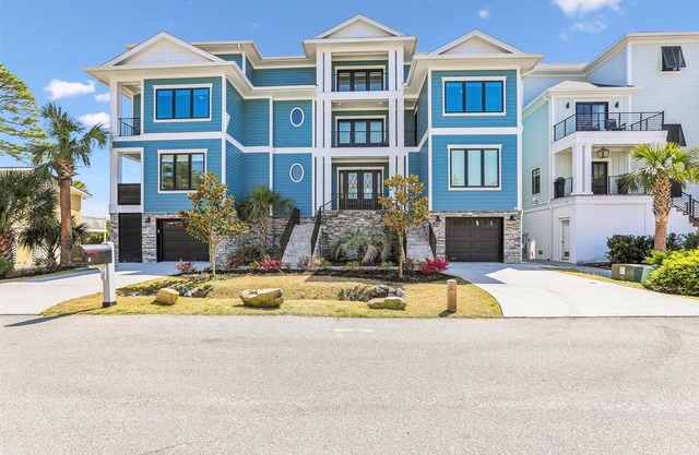 New to VRBO, 8 Sea Front, Oceanfront Estate, Pool, Huge Game Room, Elevator