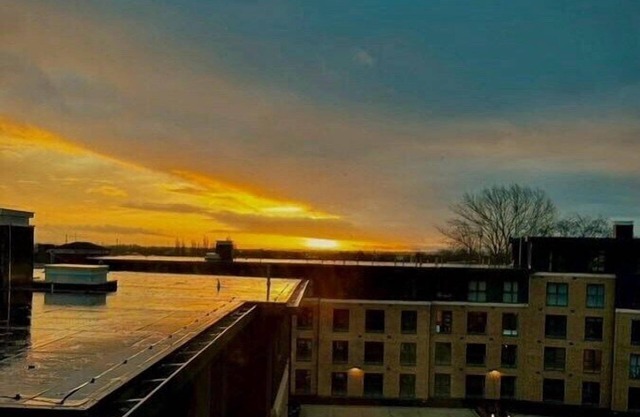 New top flr central apt w/ dedicated free parking