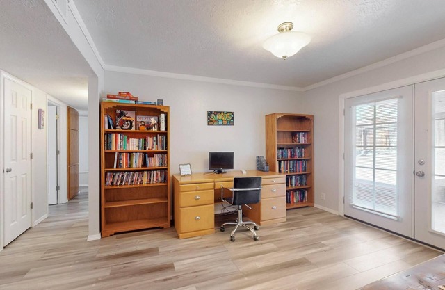 NEW Updated, Private 3/2 Home(King)Near Balloon Fiesta Park, Quiet Neighborhood!