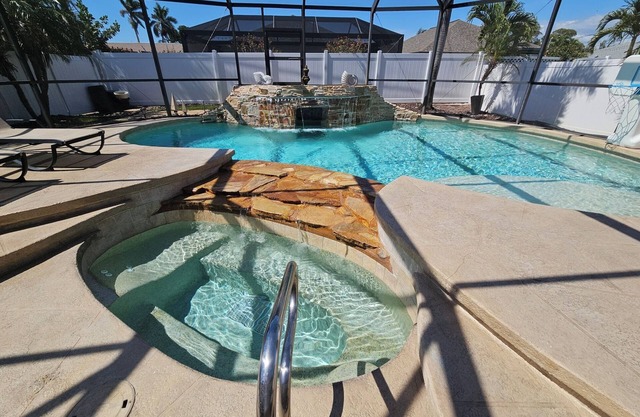 NEW! Upscale House, Spectacular Heated Pool & Spa, FREE Bikes, Amenities, Beach