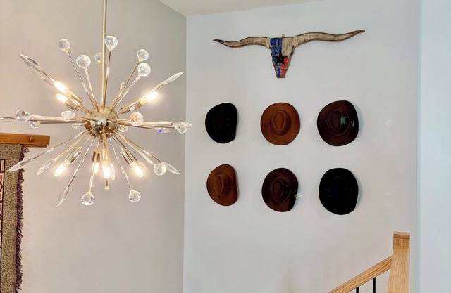NEW Vibrant Southwest Vibes home, 5 Minutes to Downtown FW