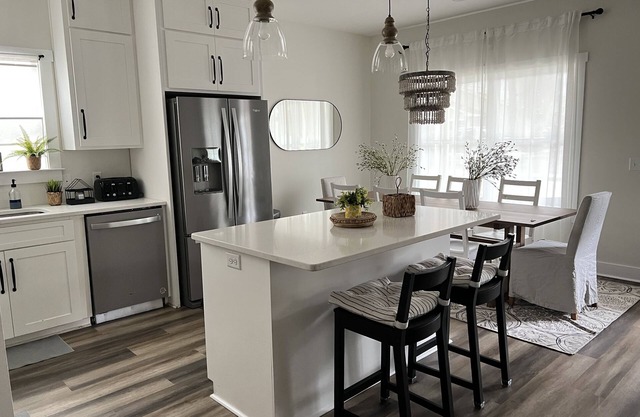 New-water and golf course view. Sleeps 8, 3 bedrooms, 2 baths, 4 beds.