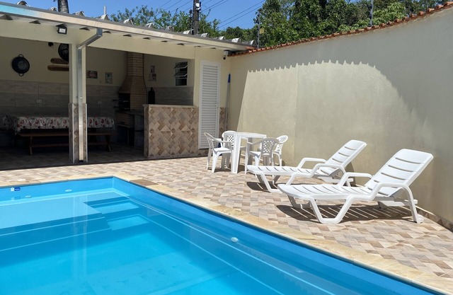 New yellow house.- House 200 meters from Maranduba beach