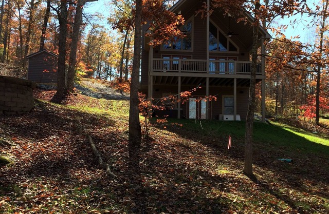 Newer Build, Premier Finishes, LAKE FRONT, Fiber Internet YOUTUBE TV