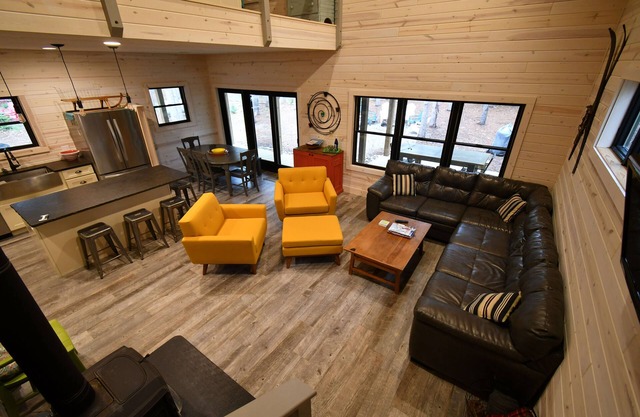 Newer home within walking distance of Crystal Mountain Resort - EV car charger