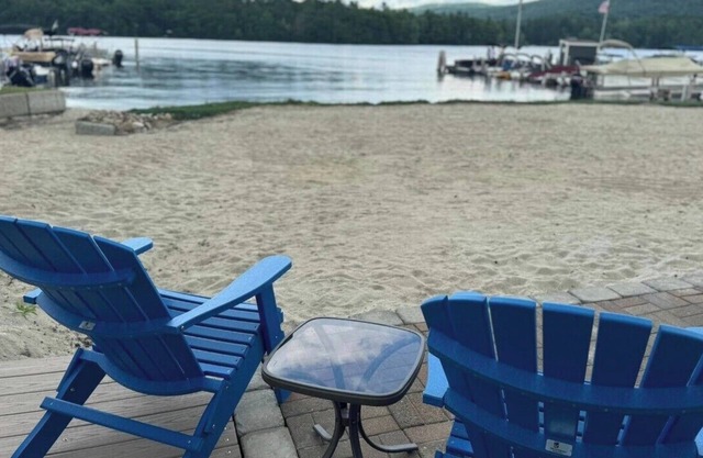Newfound Lake Charming 2-bedroom condo AC & WiFi Bristol NH