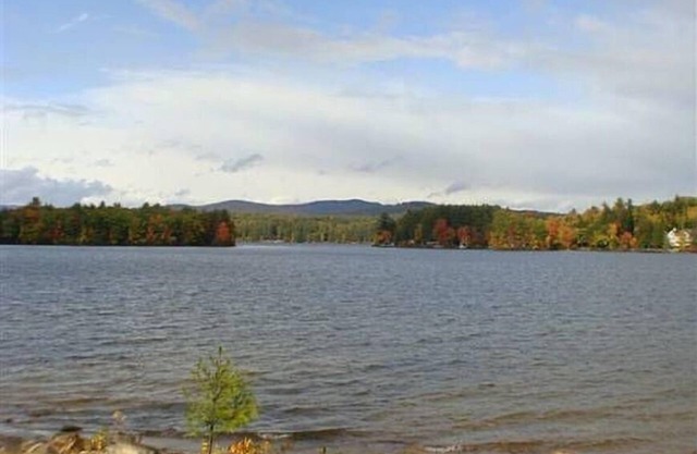 Newfound Lake Upstairs 2 Br W/Private Roof Deck Across From Cummings Beach