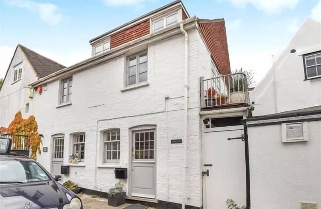 Newgate Cottage by NewFo.rest