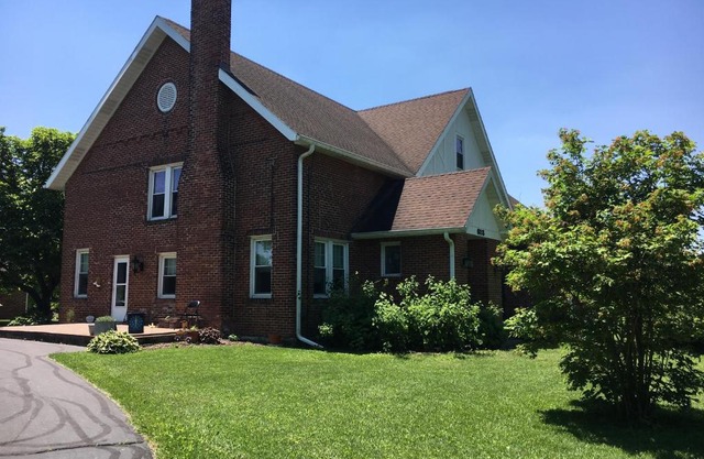 Newhouse Family Inn